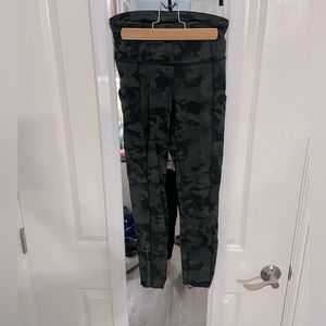 Lululemon Fast & Free 7/8 Tight II *Nulux 25" Incognito Camo Multi Gator Green
